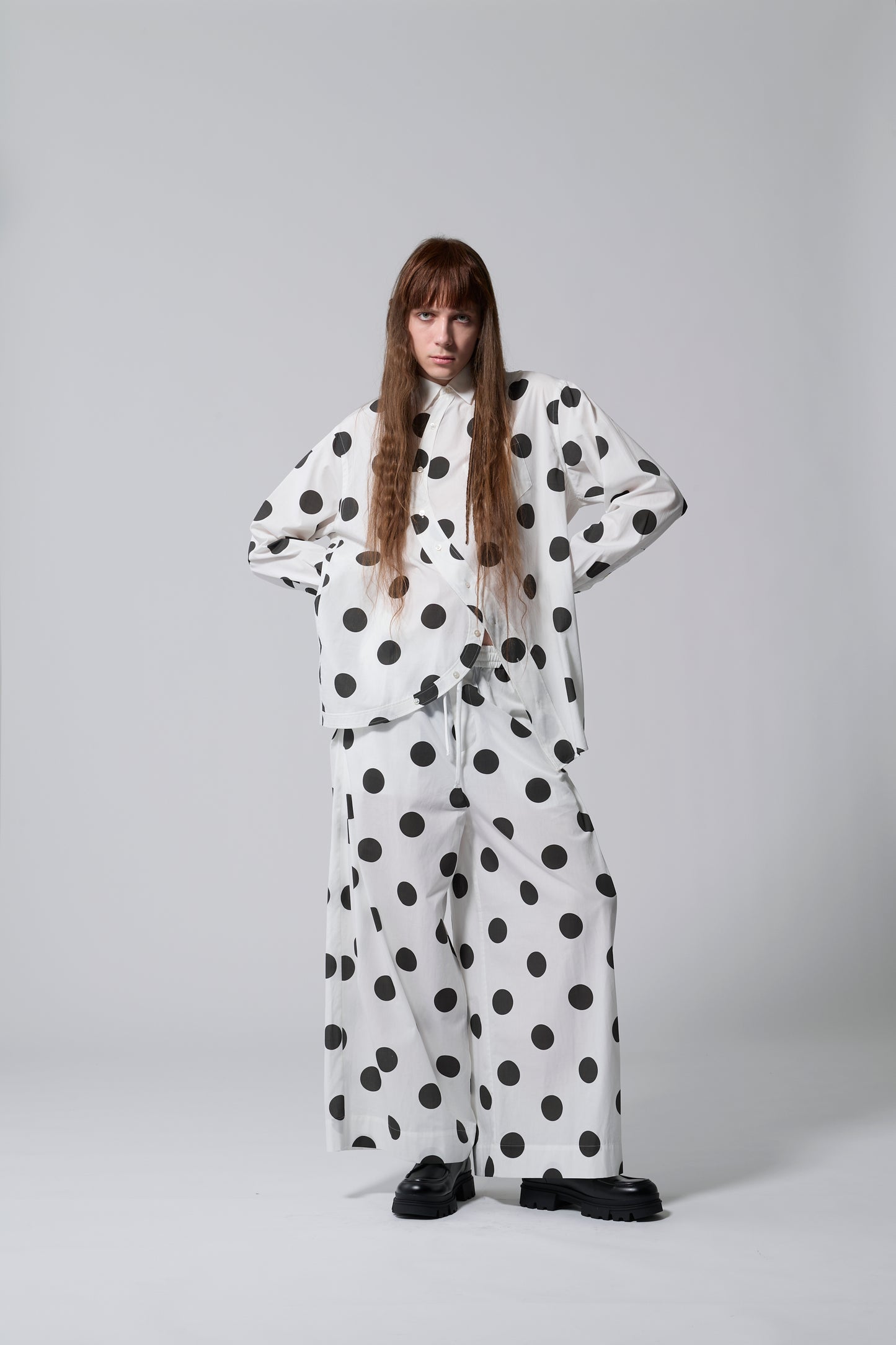 φ2inch Asymmetrical Round Shape Print Shirt