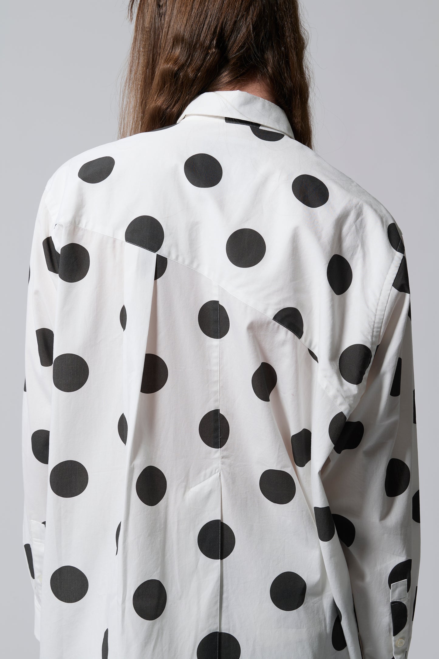 φ2inch Asymmetrical Round Shape Print Shirt