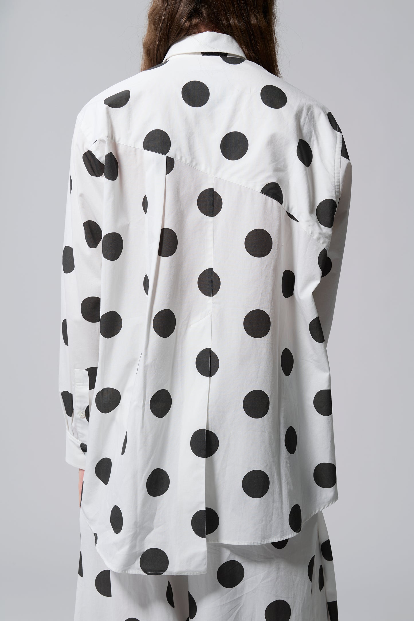 φ2inch Asymmetrical Round Shape Print Shirt