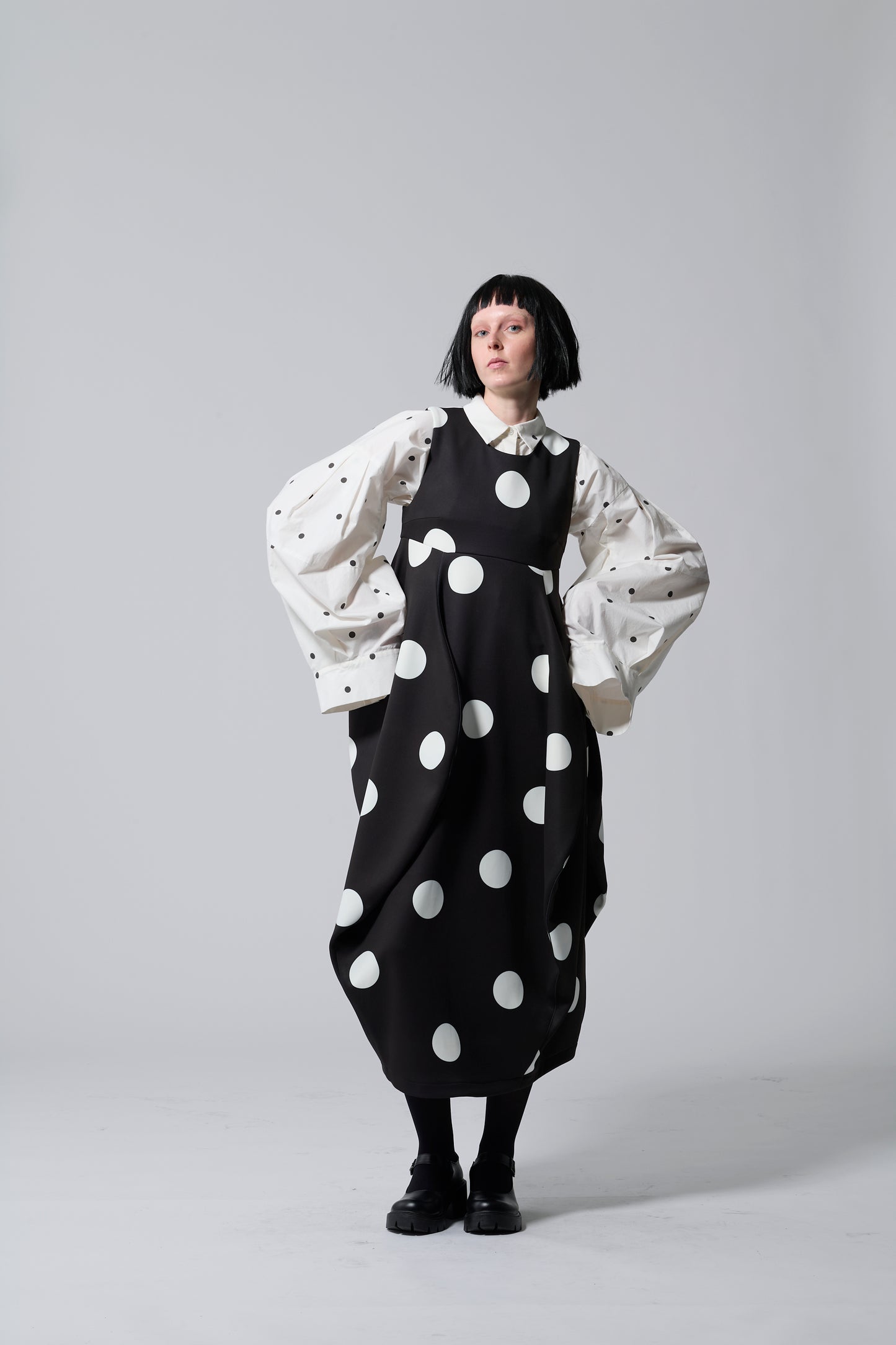 φ0.5inch dot Wide Sleeve Voluminous Blouse