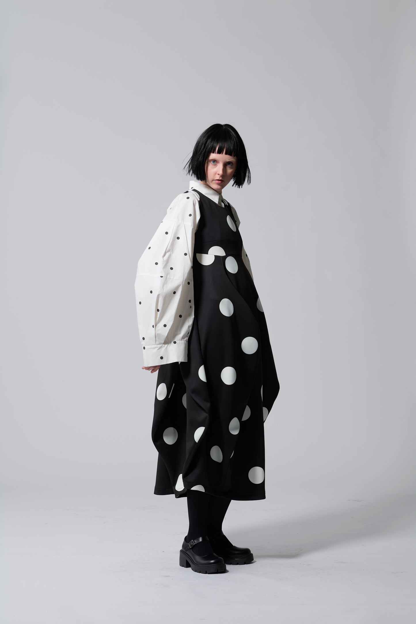 φ0.5inch dot Wide Sleeve Voluminous Blouse