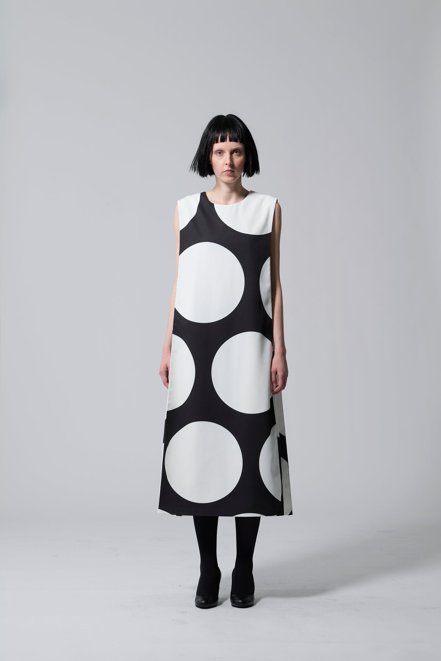 φ12inch dot 3D Side Tuck Straight Dress