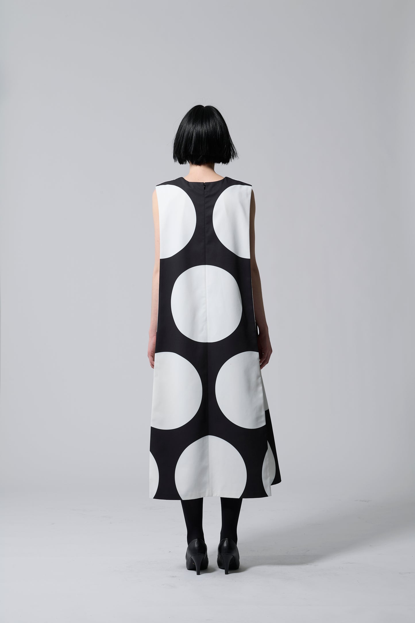 φ12inch dot 3D Side Tuck Straight Dress