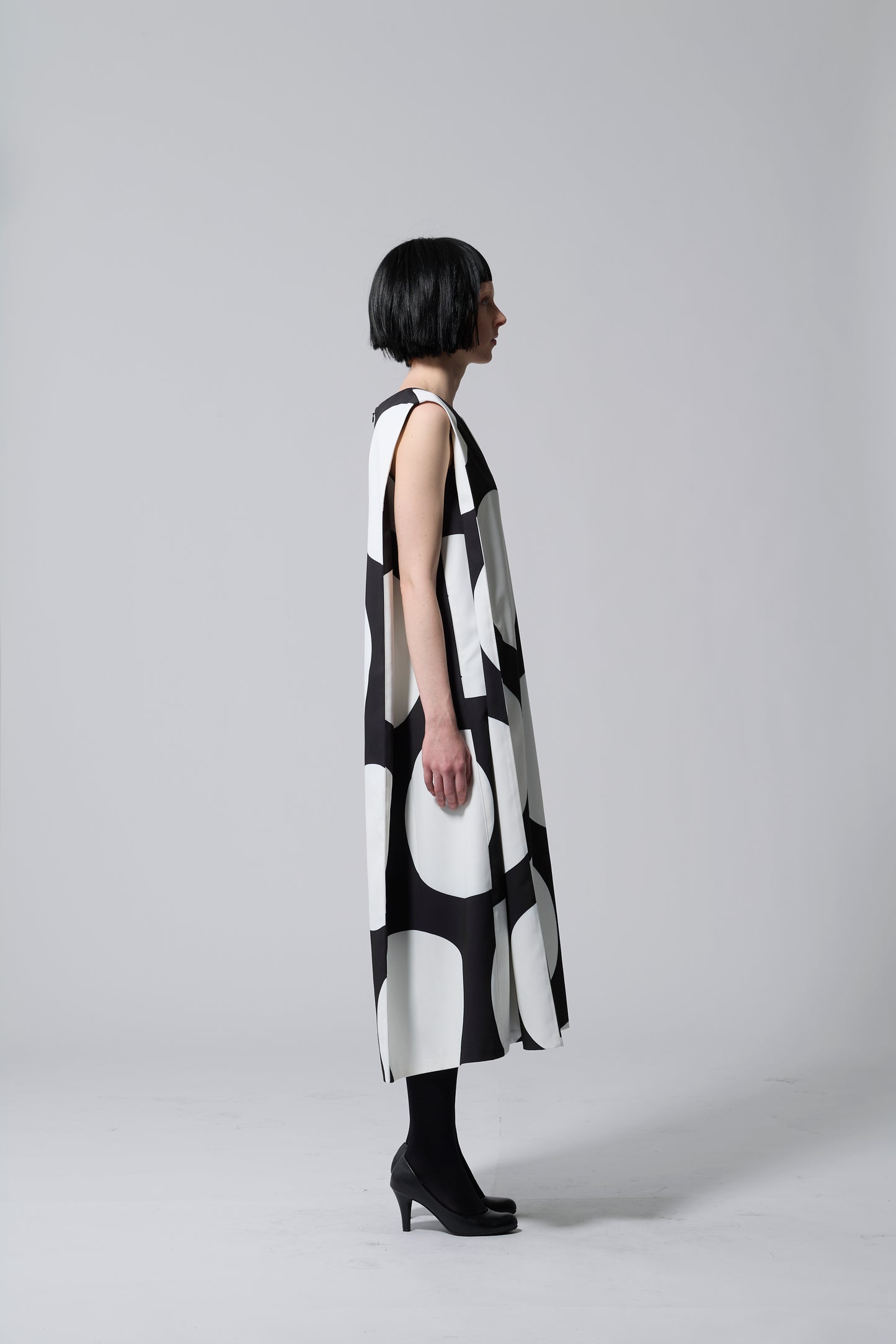 φ12inch dot 3D Side Tuck Straight Dress