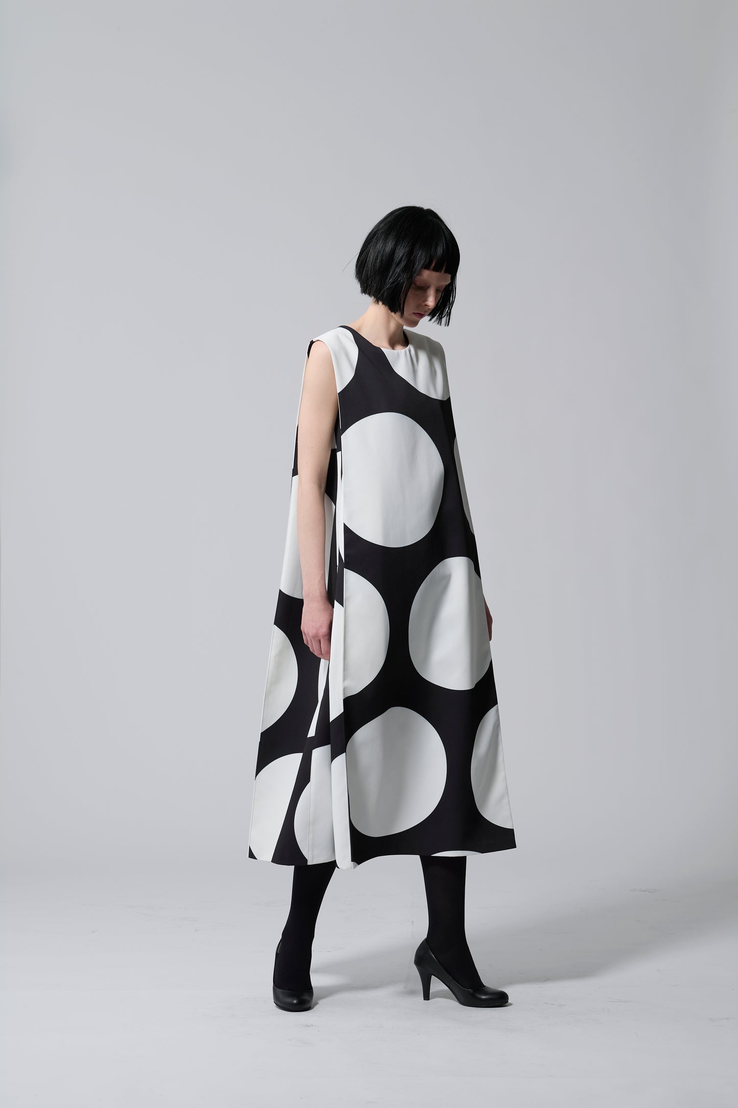 φ12inch dot 3D Side Tuck Straight Dress