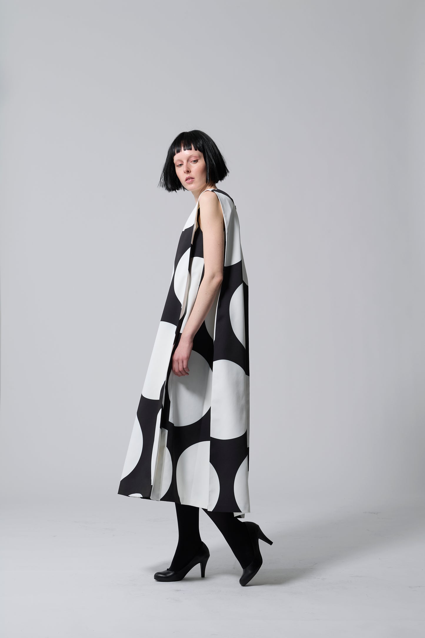 φ12inch dot 3D Side Tuck Straight Dress