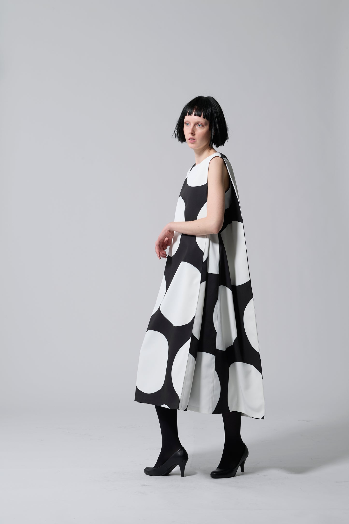 φ12inch dot 3D Side Tuck Straight Dress