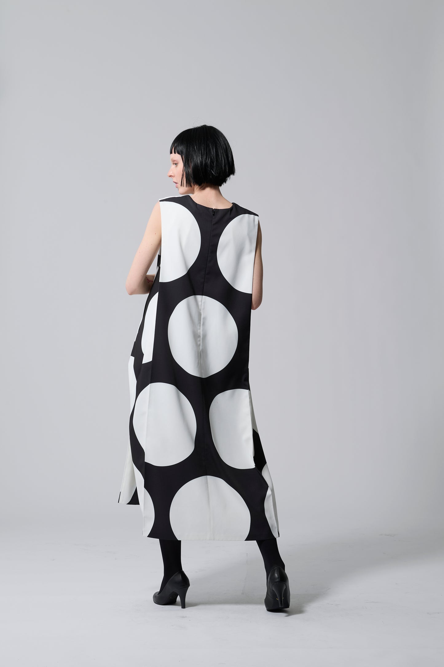 φ12inch dot 3D Side Tuck Straight Dress