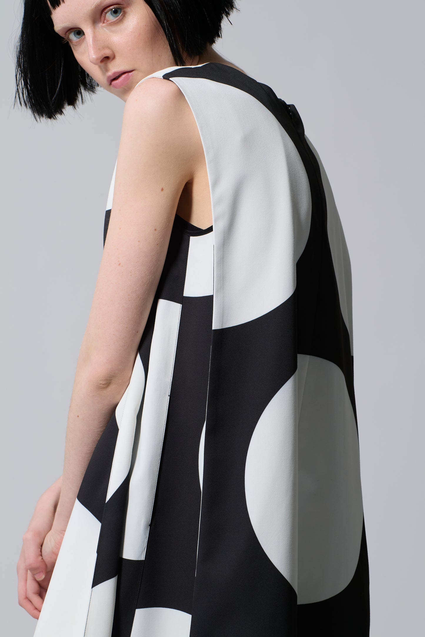 φ12inch dot 3D Side Tuck Straight Dress