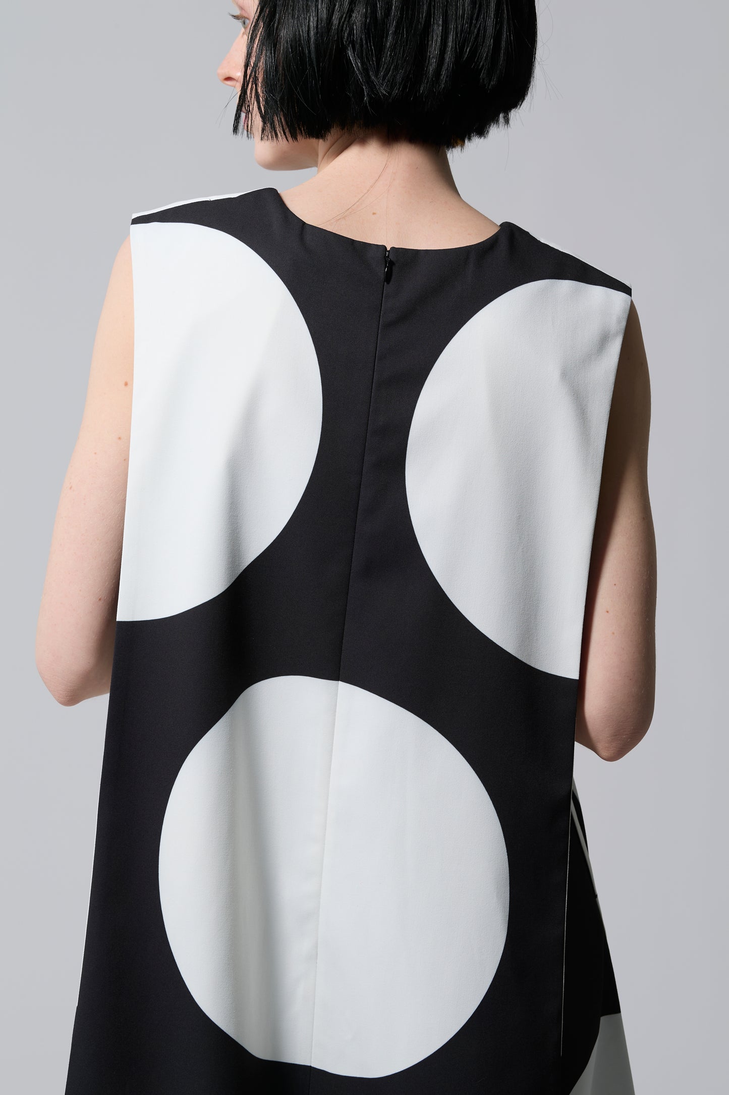 φ12inch dot 3D Side Tuck Straight Dress