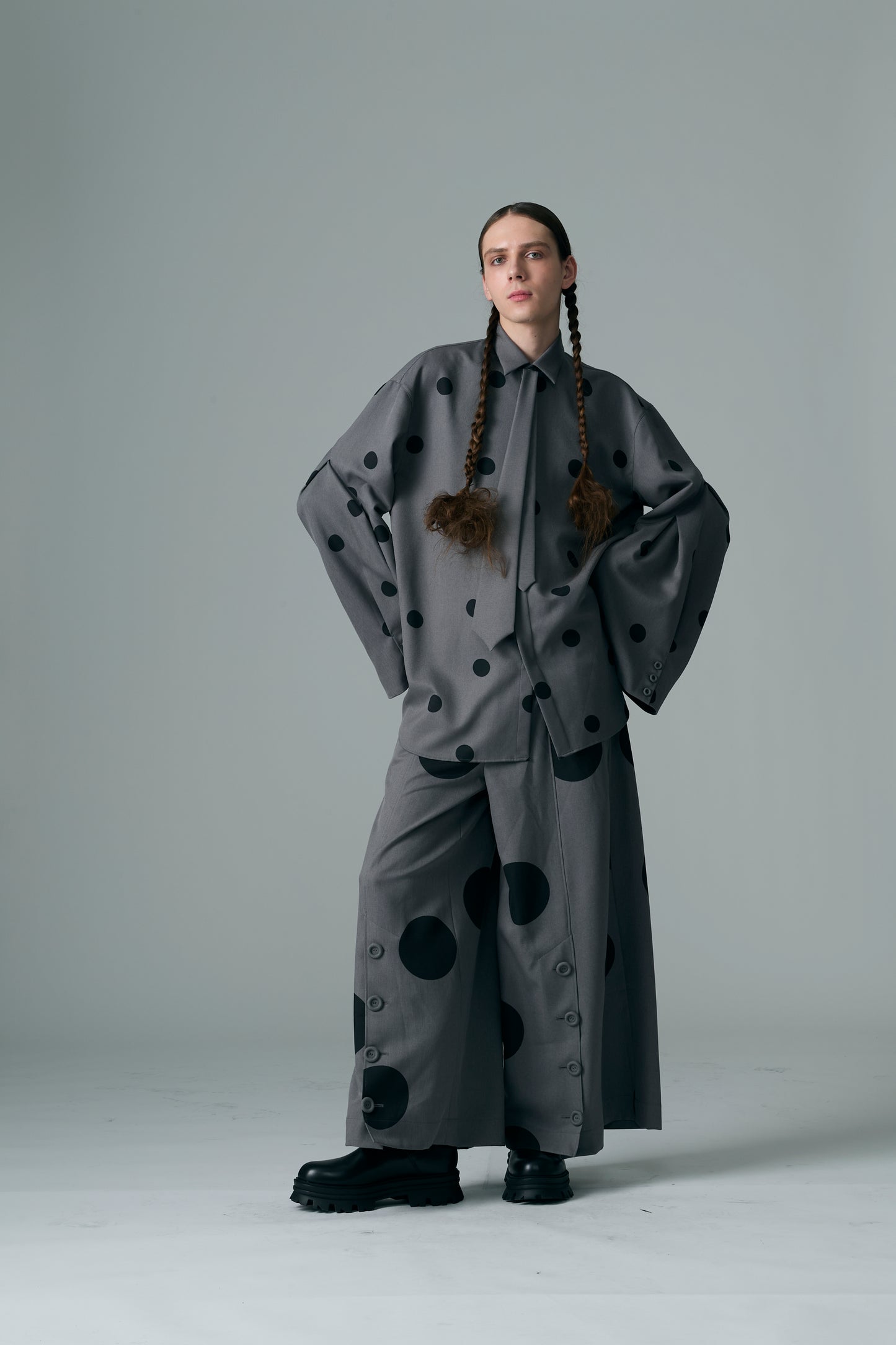 φ1.4inch dot Tie-Detail Sleeve Tuck Flare Volume Shirt GRAY