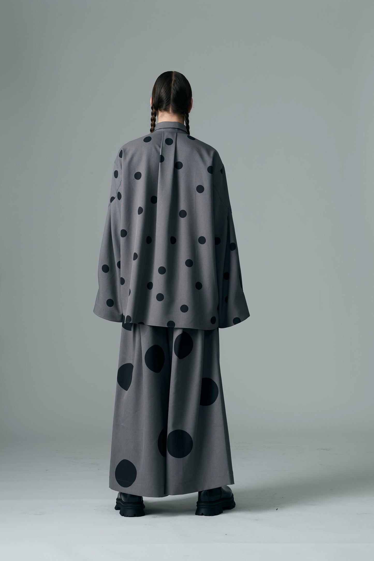 φ1.4inch dot Tie-Detail Sleeve Tuck Flare Volume Shirt GRAY
