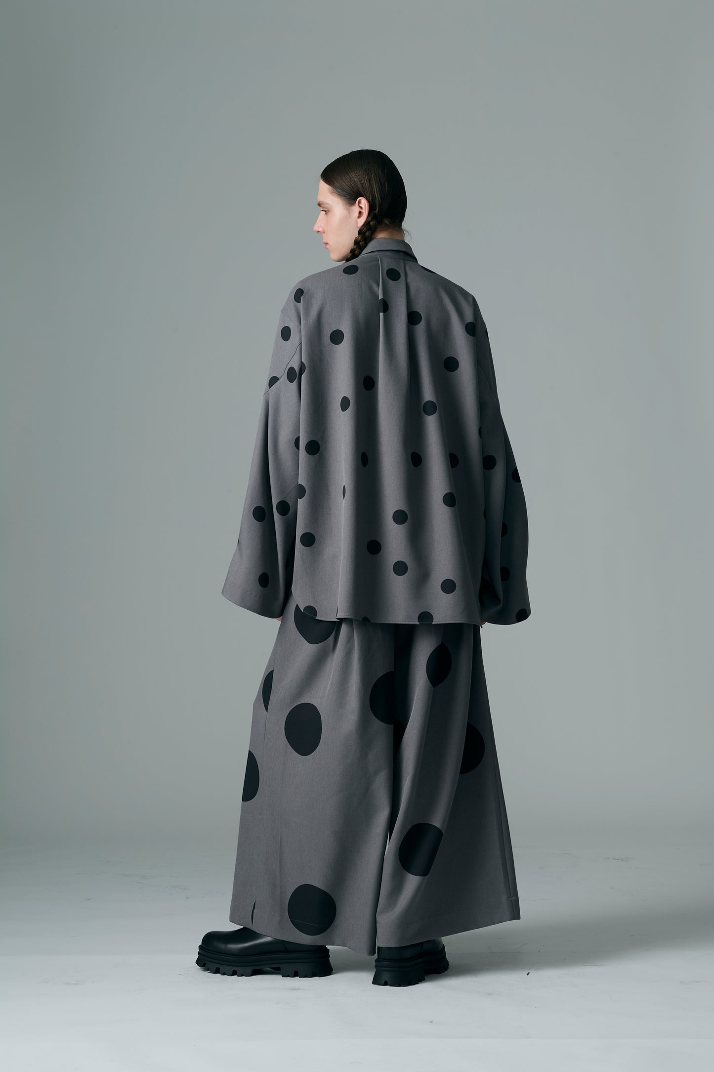 φ1.4inch dot Tie-Detail Sleeve Tuck Flare Volume Shirt GRAY
