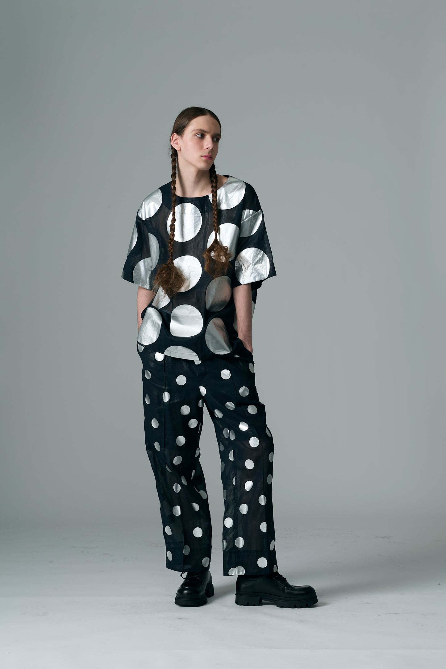 φ6inch dot Foil Print Tee BLACK