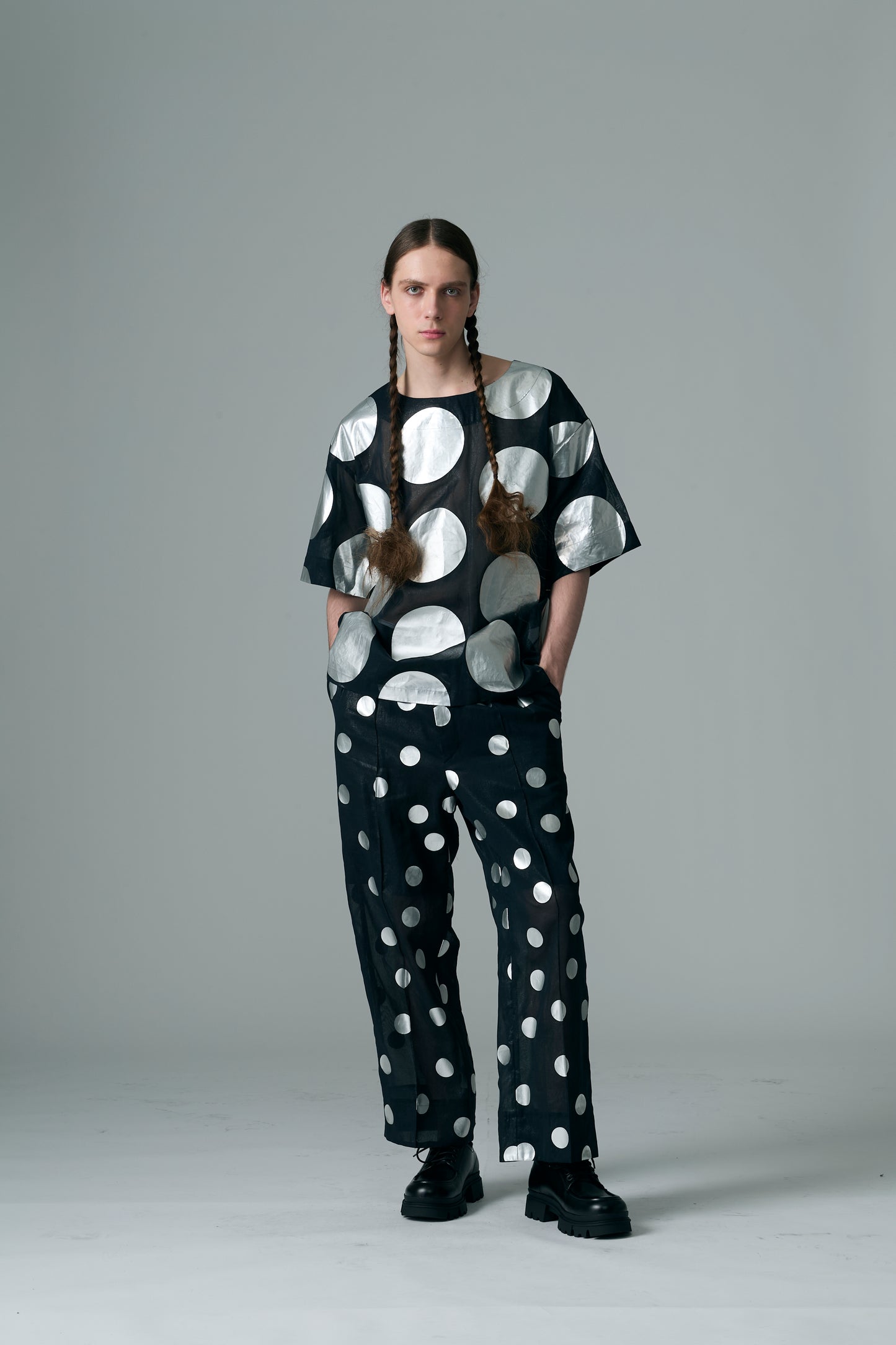 φ6inch dot Foil Print Tee BLACK
