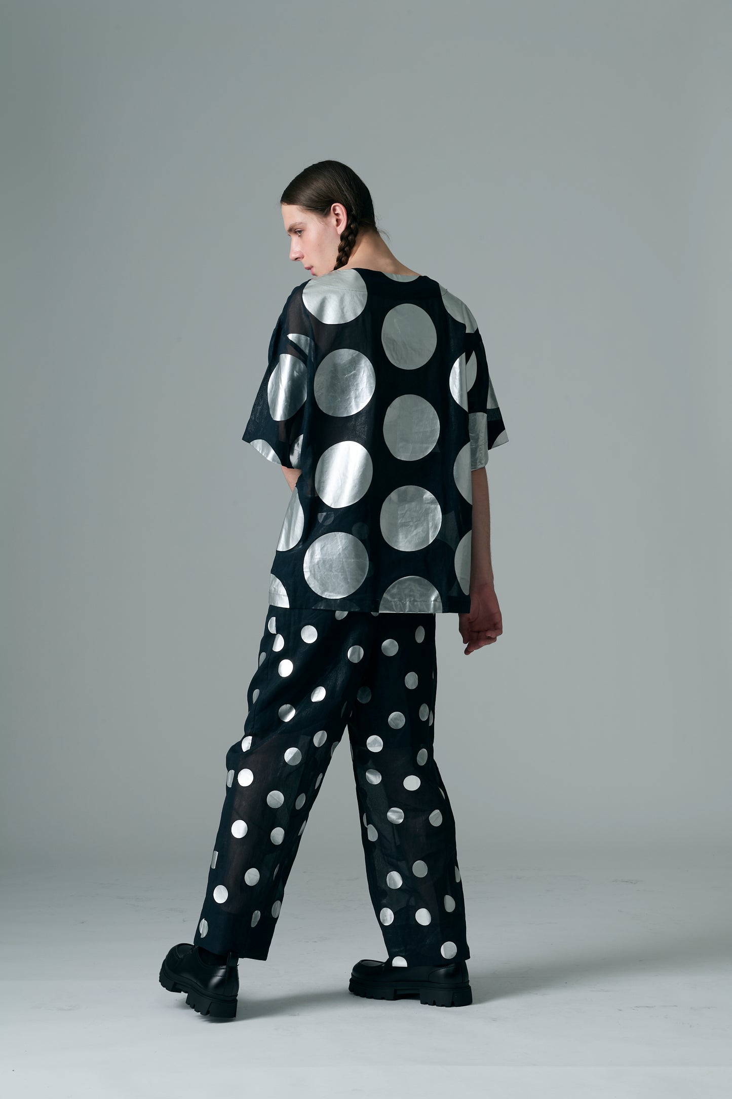 φ6inch dot Foil Print Tee BLACK