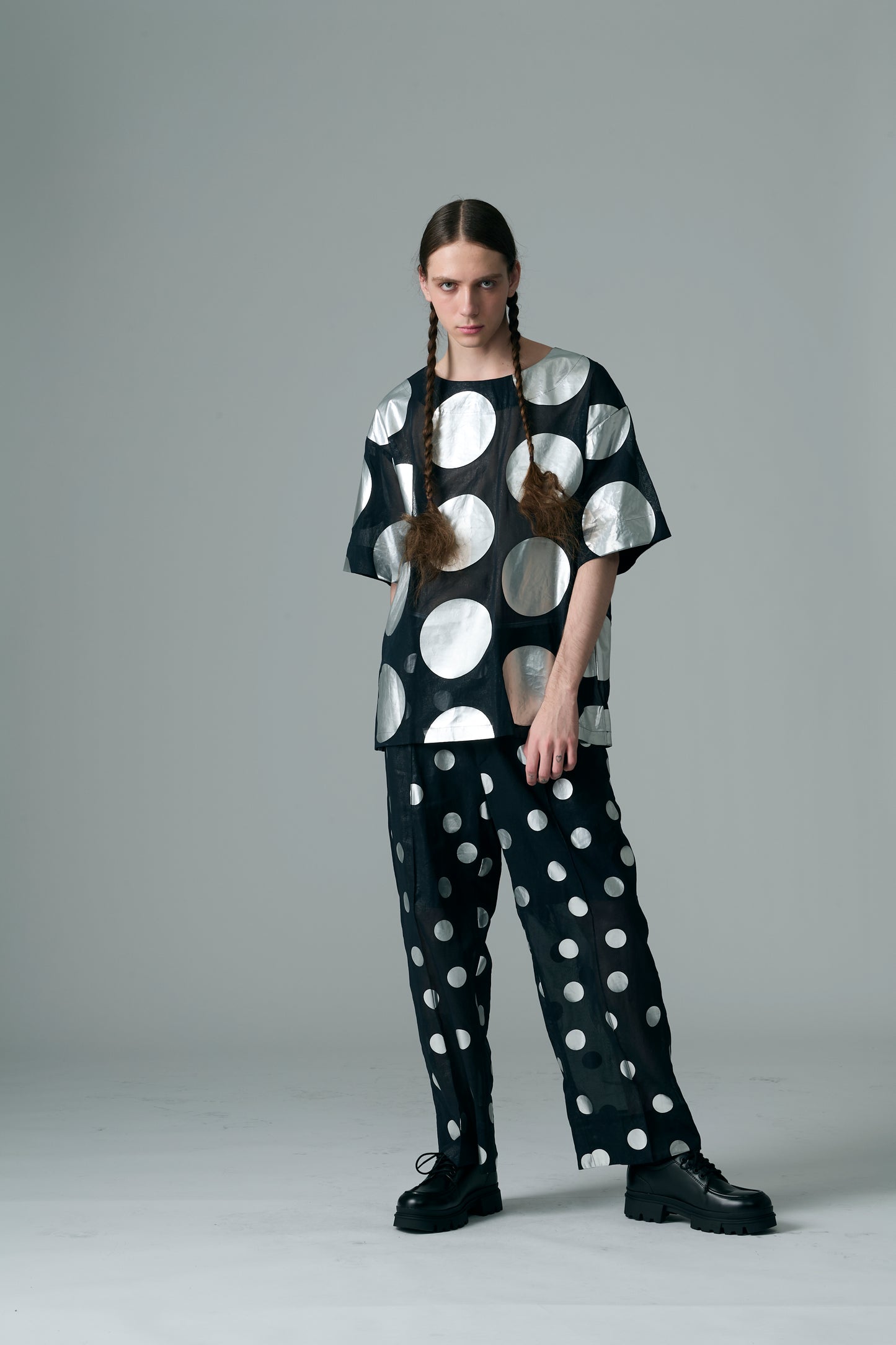 φ6inch dot Foil Print Tee BLACK