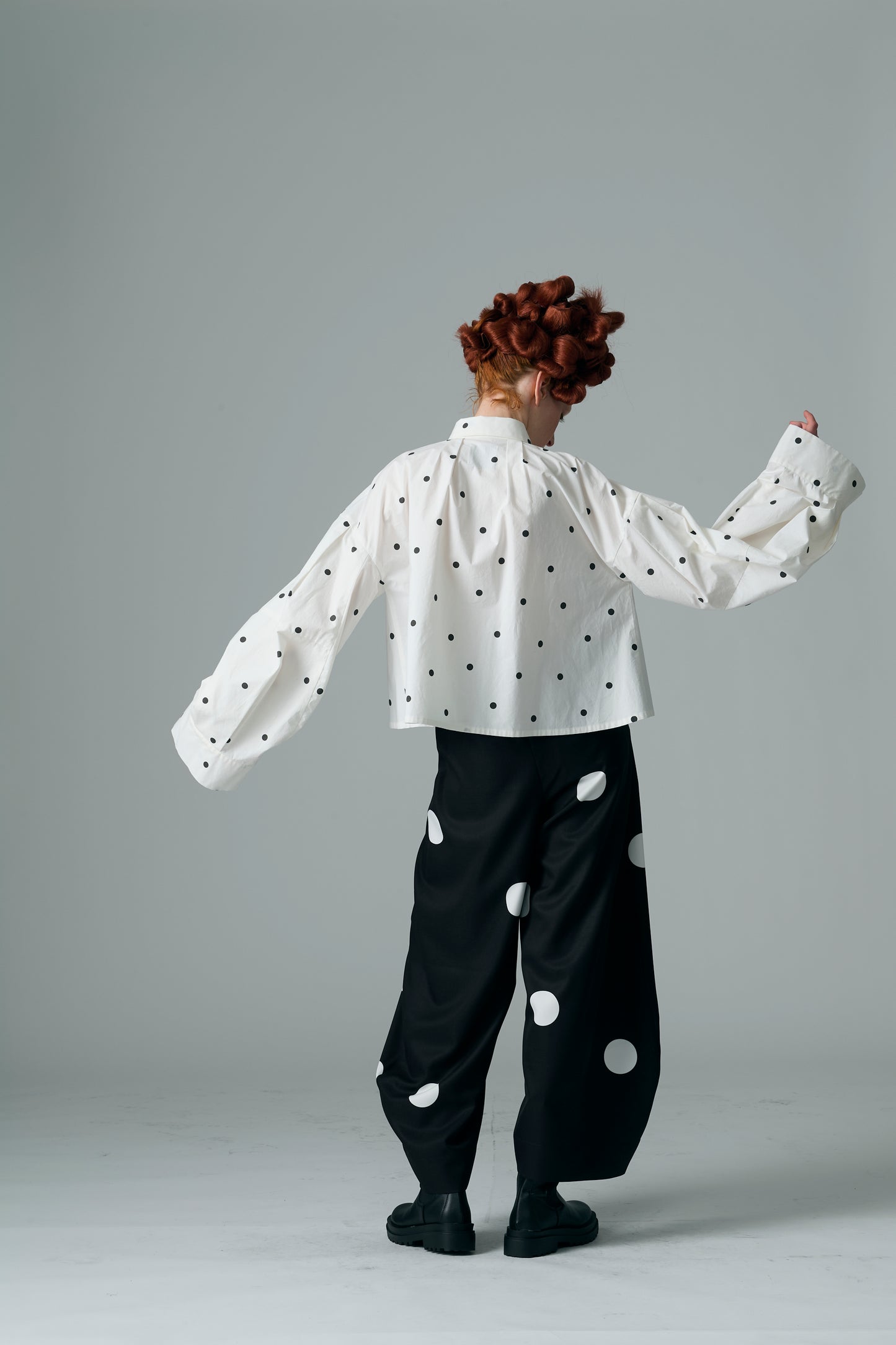 φ2.5inch dot Cucumber-like Silhouette Pants BLACK