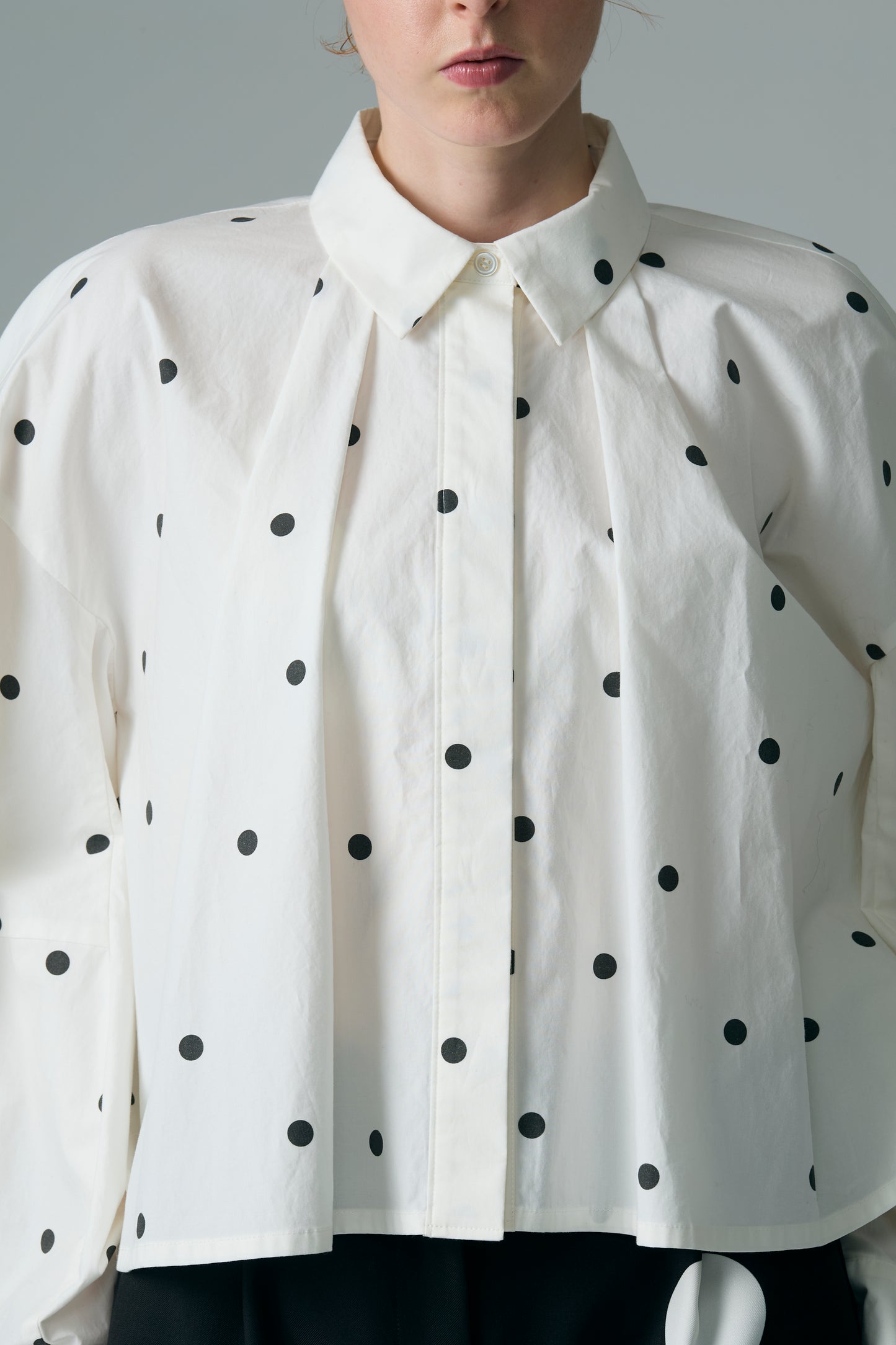 φ0.5inch dot Wide Sleeve Voluminous Blouse
