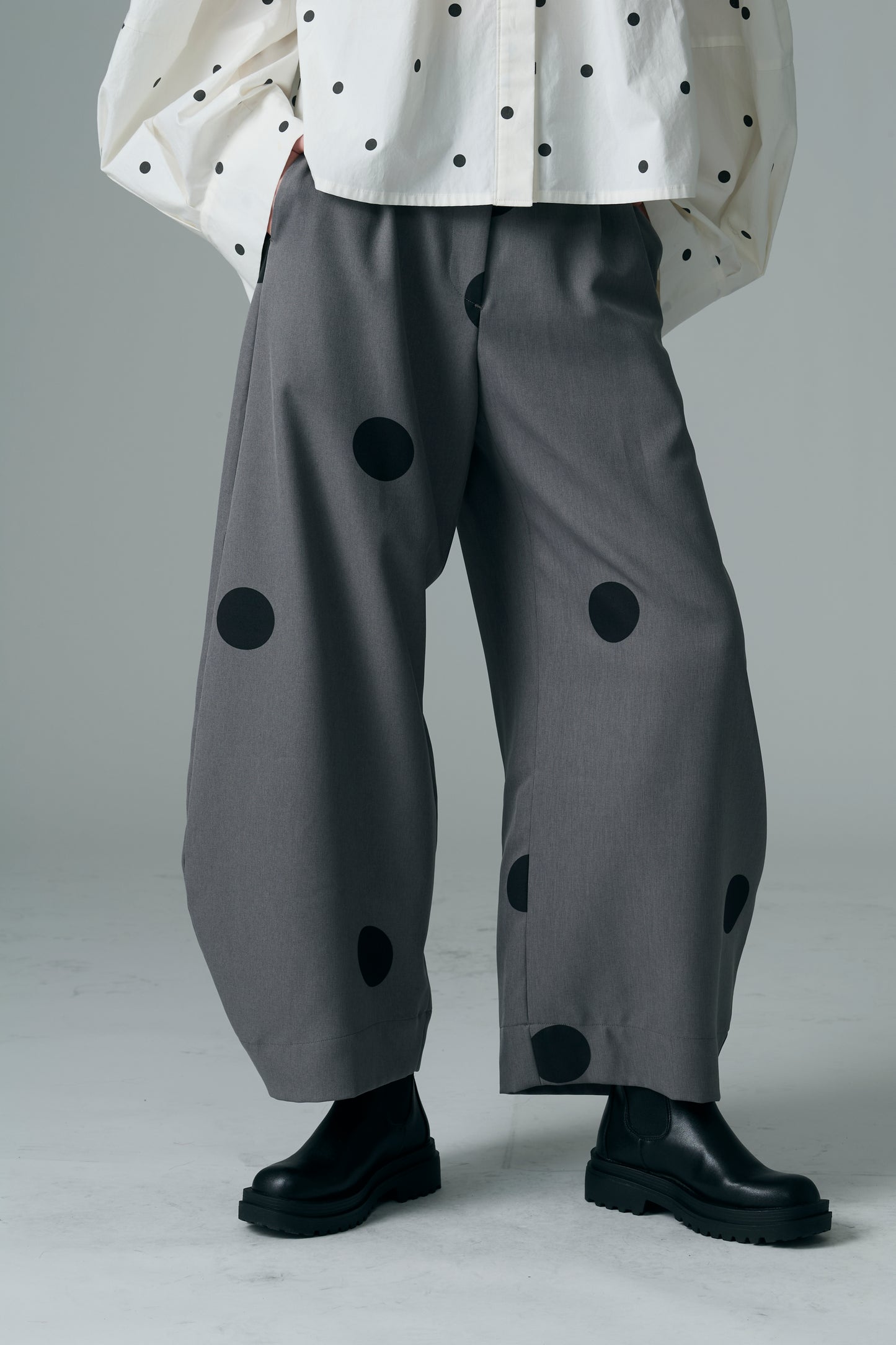 φ2.5inch dot Cucumber-like Silhouette Pants GRAY