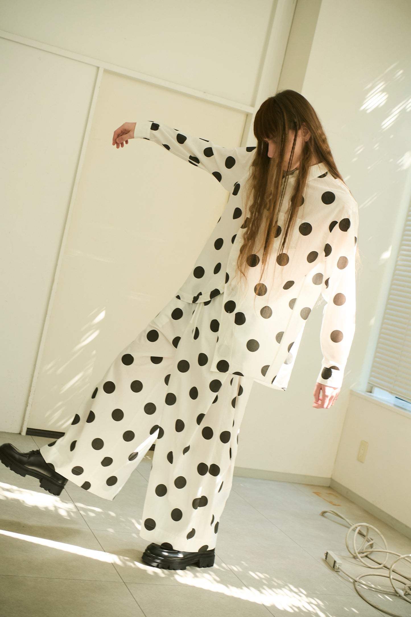 φ2inch Asymmetrical Round Shape Print Shirt