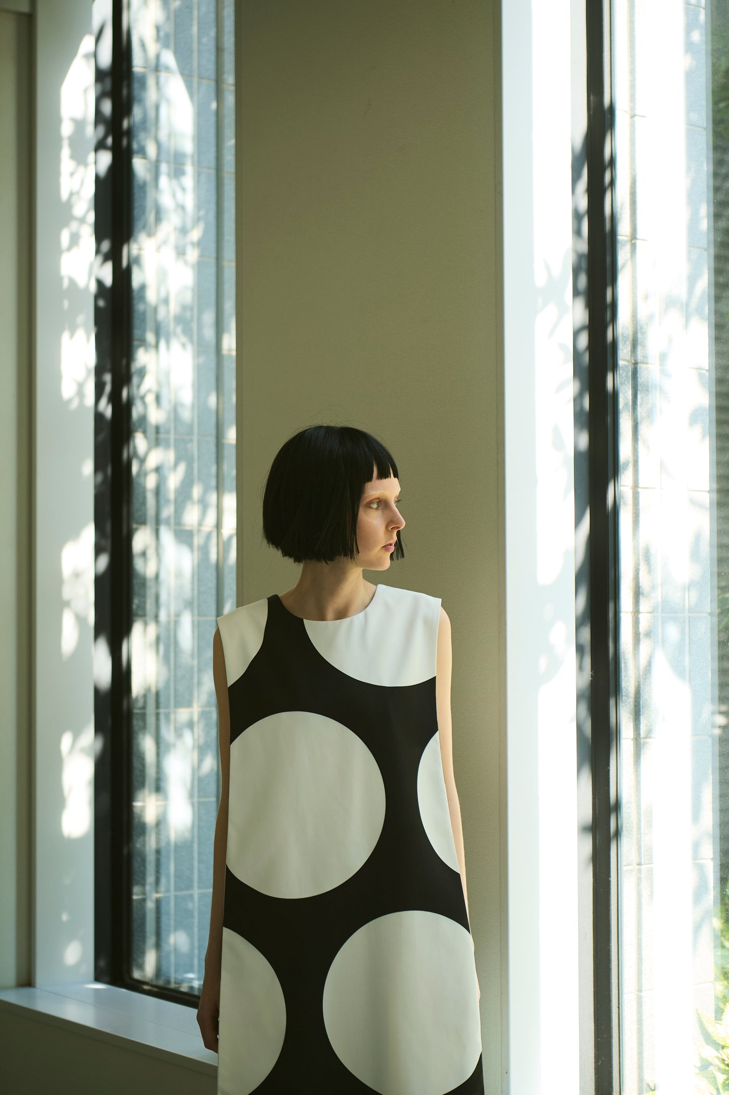 φ12inch dot 3D Side Tuck Straight Dress