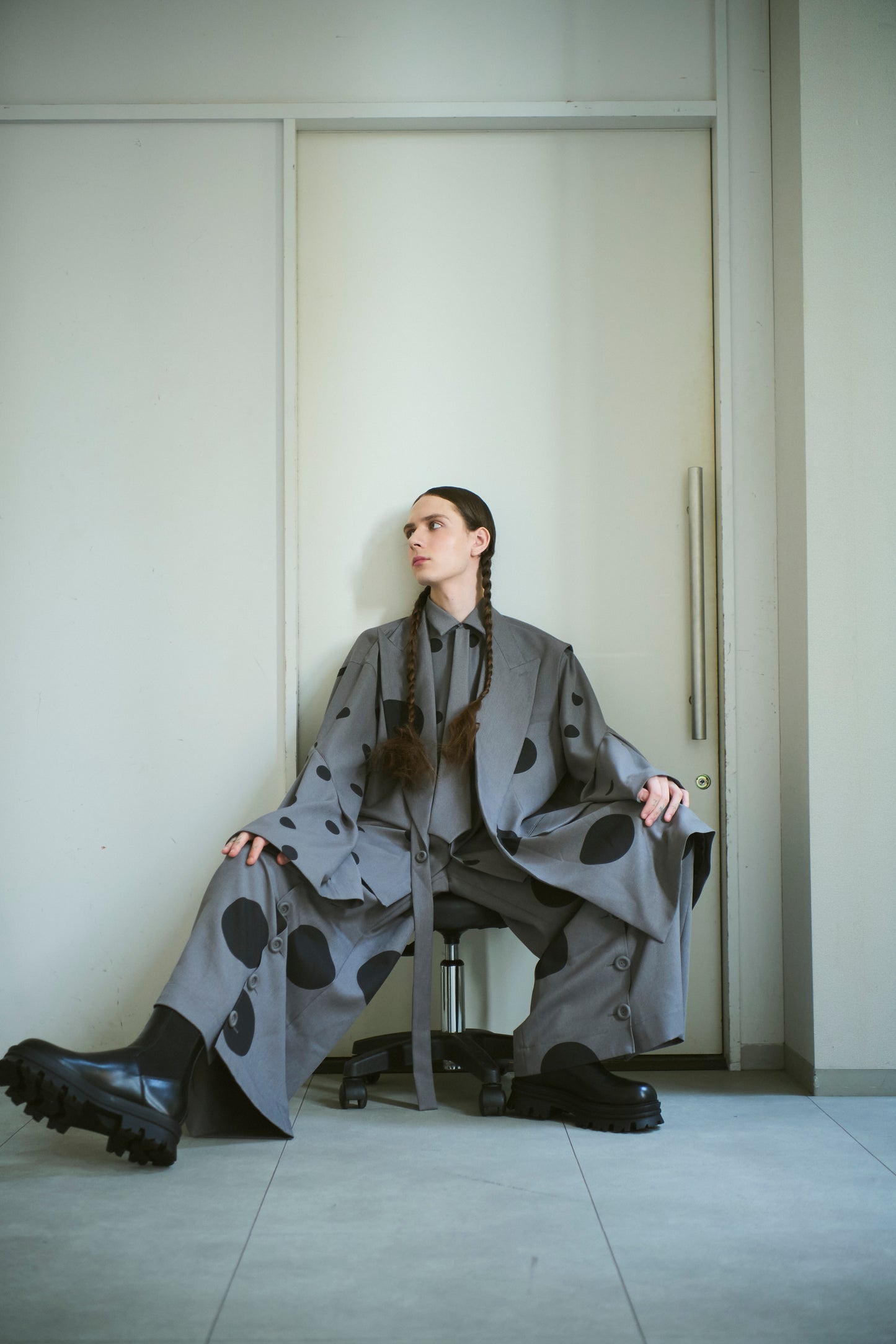 φ1.4inch dot Tie-Detail Sleeve Tuck Flare Volume Shirt GRAY