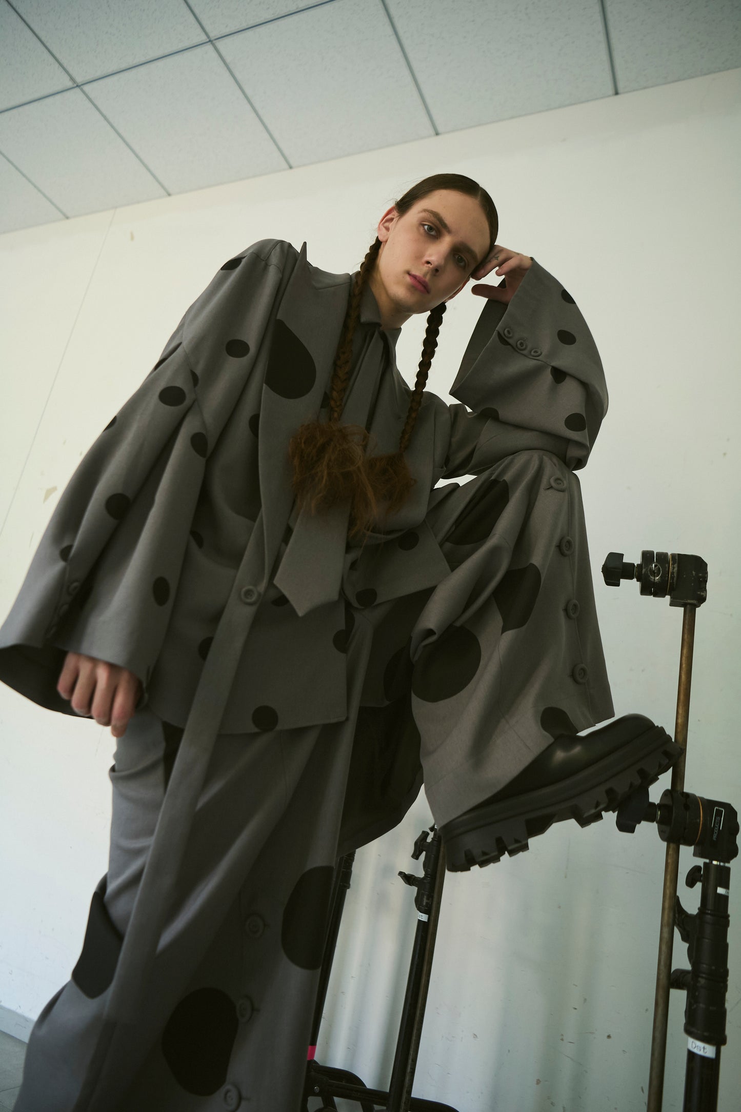φ1.4inch dot Tie-Detail Sleeve Tuck Flare Volume Shirt GRAY
