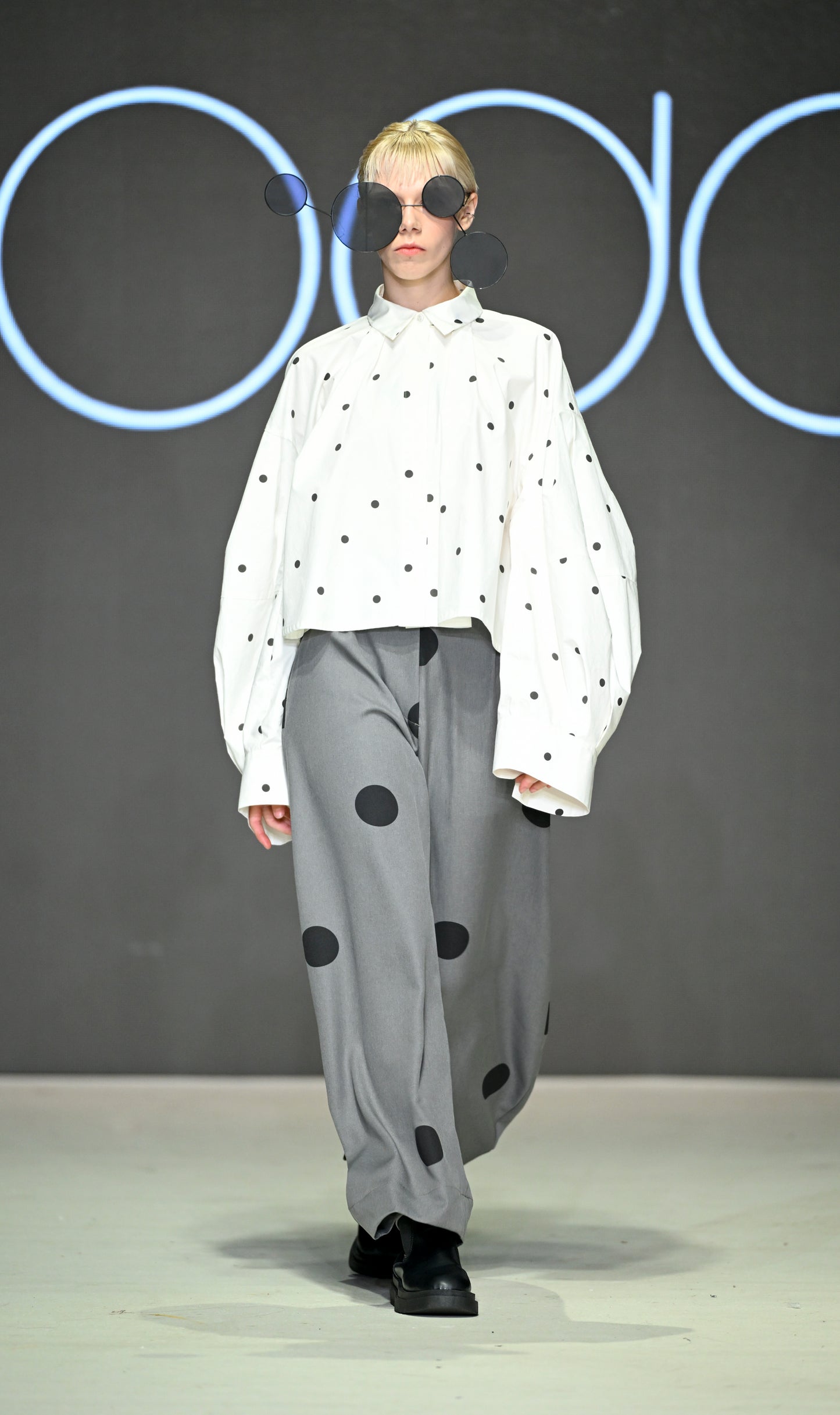 φ2.5inch dot Cucumber-like Silhouette Pants GRAY