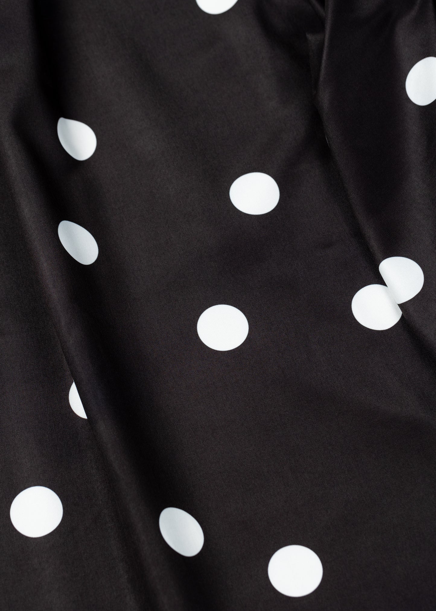 φ1.4inch dot Tie-Detail Sleeve Tuck Flare Volume Shirt BLACK
