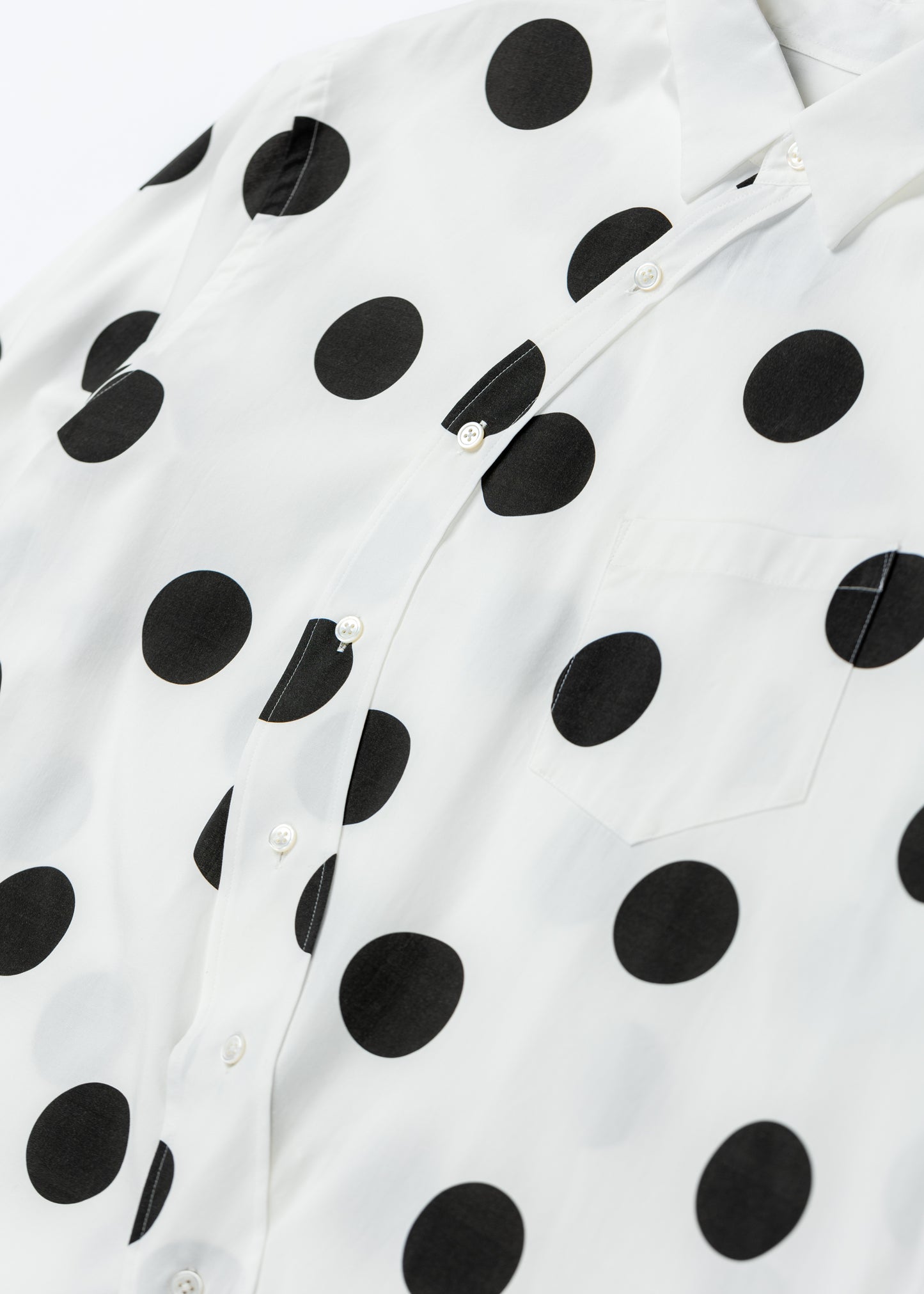 φ2inch Asymmetrical Round Shape Print Shirt
