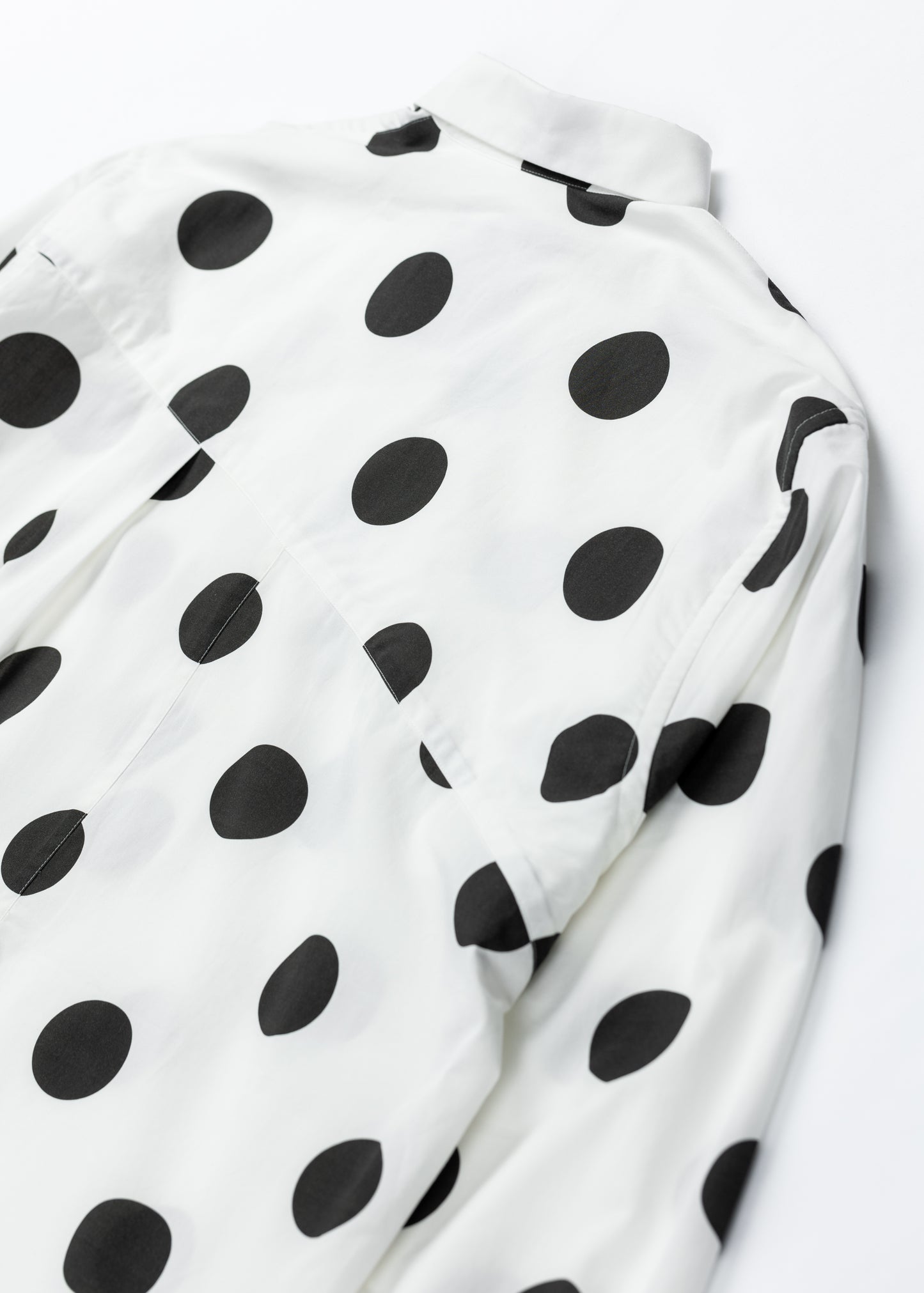 φ2inch Asymmetrical Round Shape Print Shirt