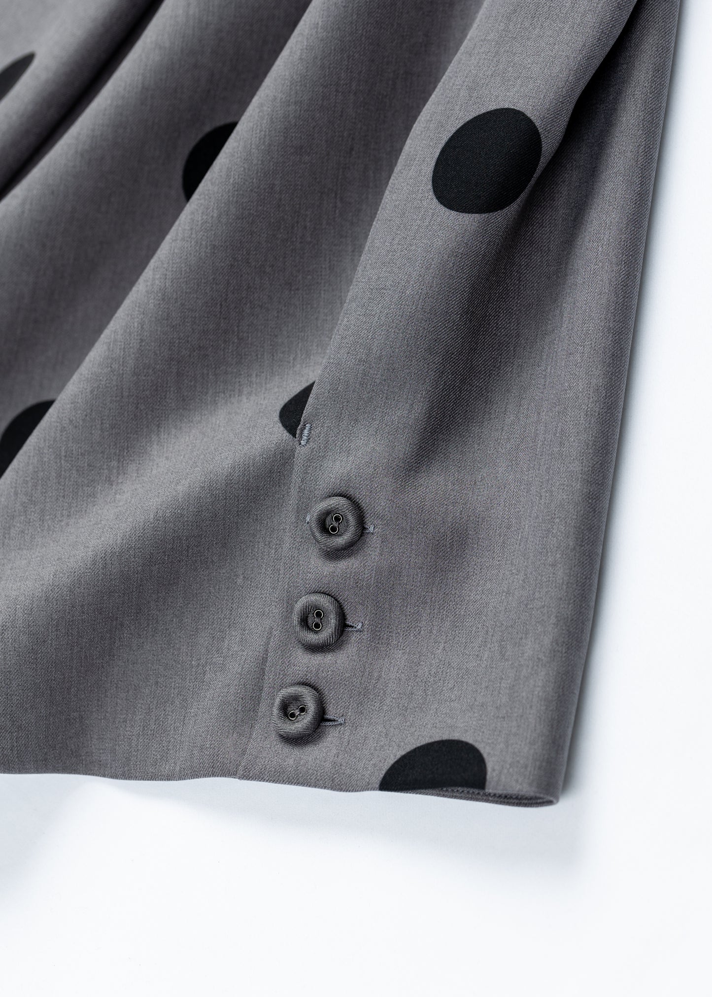 φ1.4inch dot Tie-Detail Sleeve Tuck Flare Volume Shirt GRAY