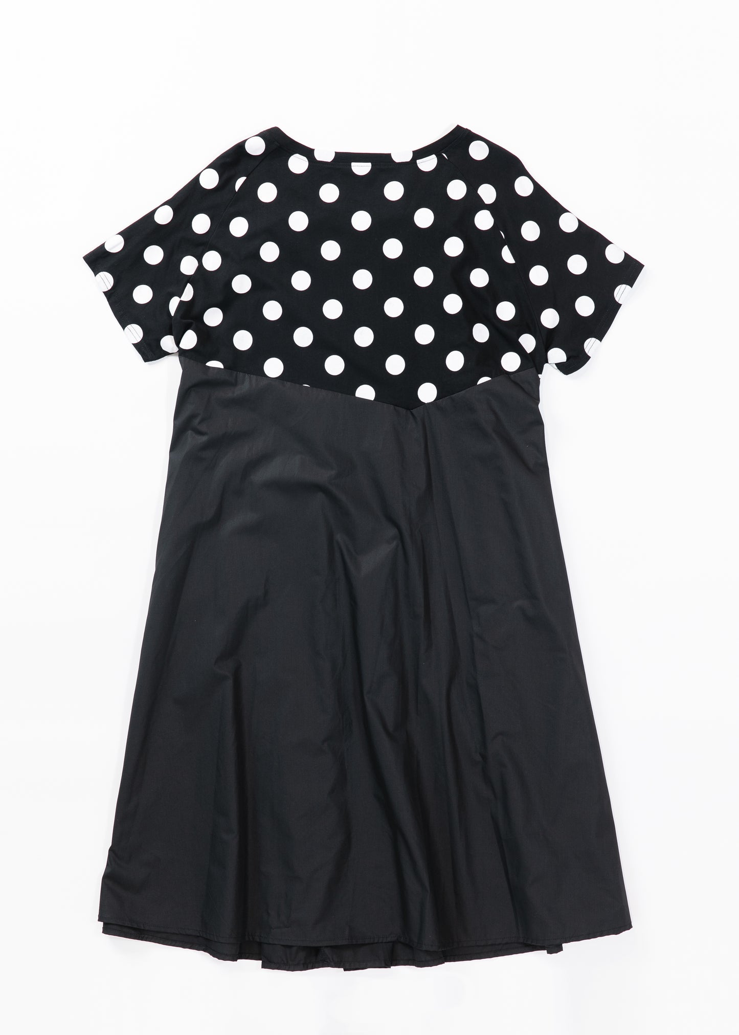 Switching different fabric dress with tack