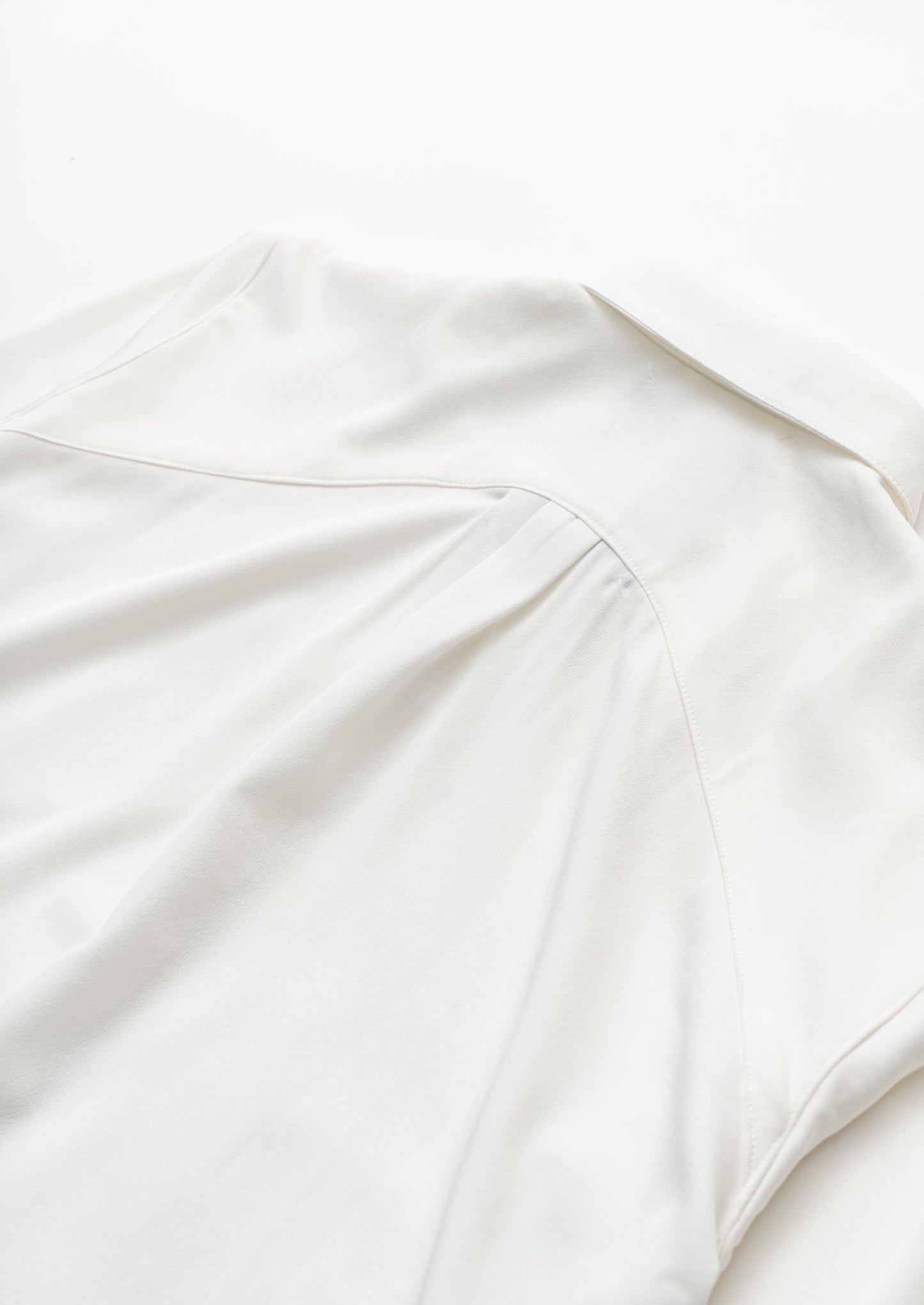 Round pockets Shirt / WHT