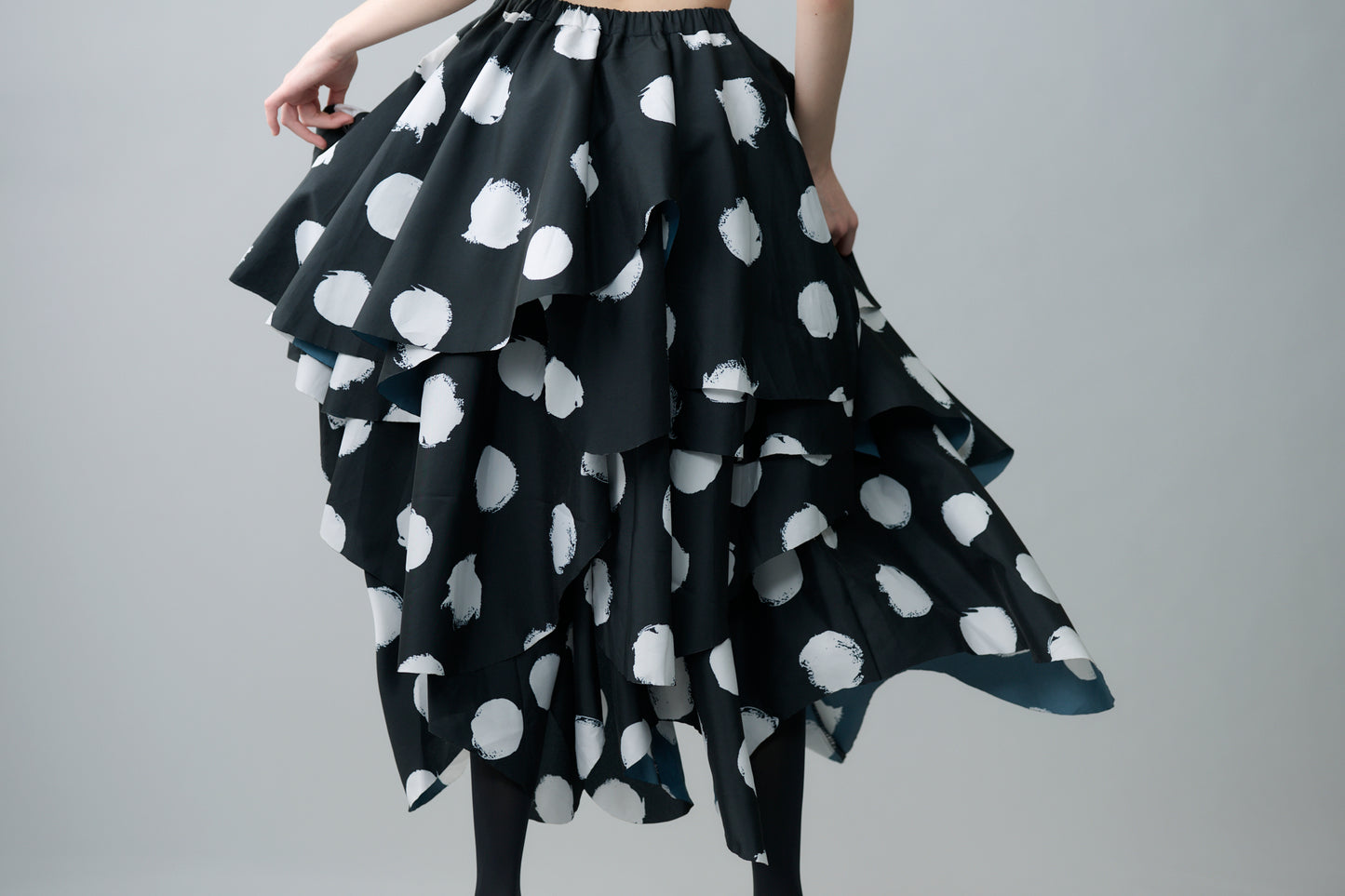 Unclear dotted skirt