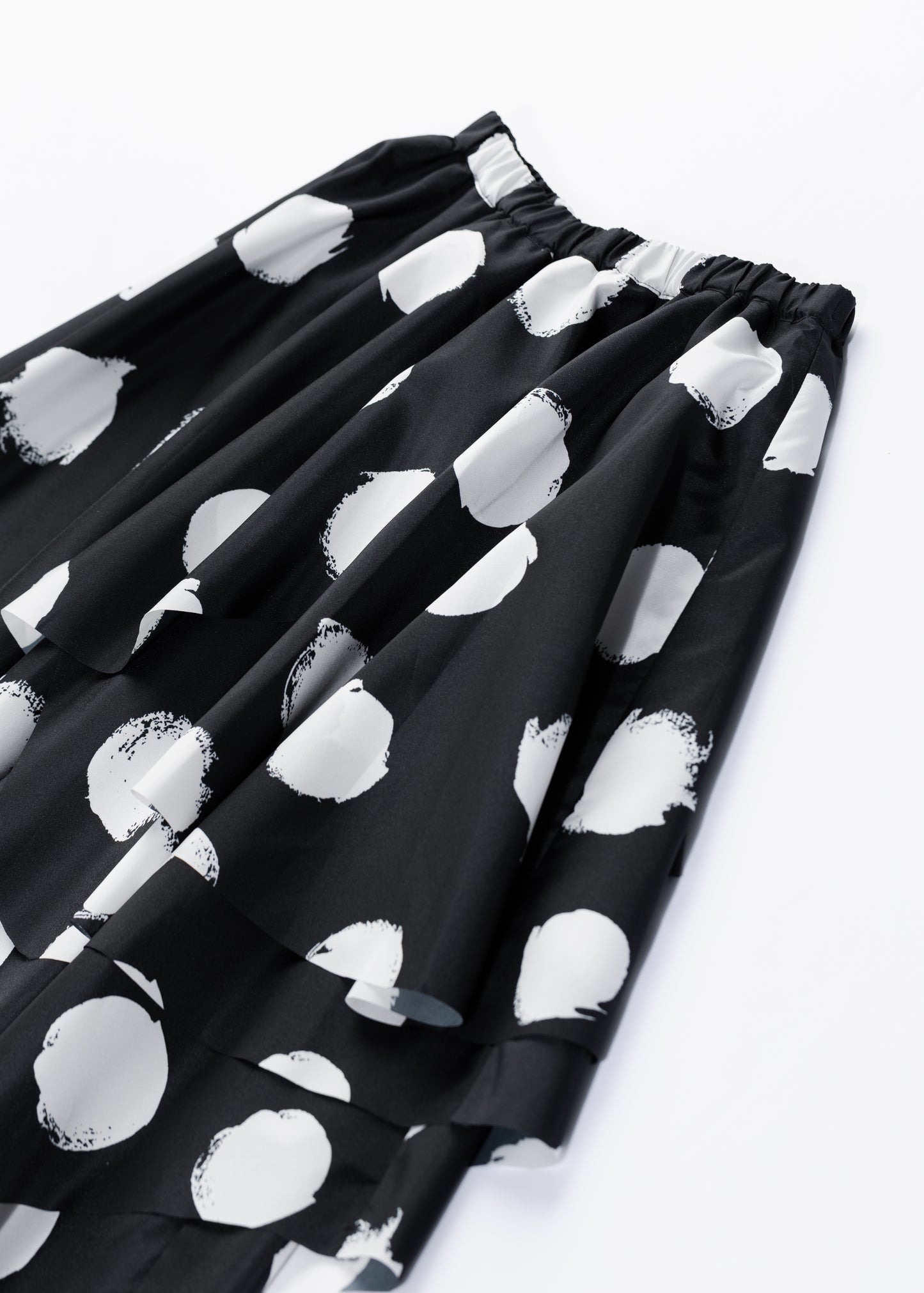 Unclear dotted skirt