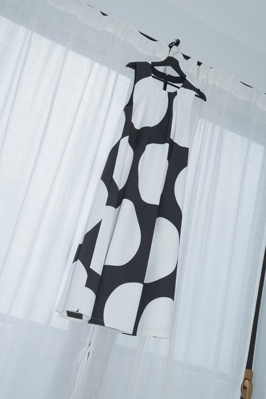 φ12inch dot Tuck Dress