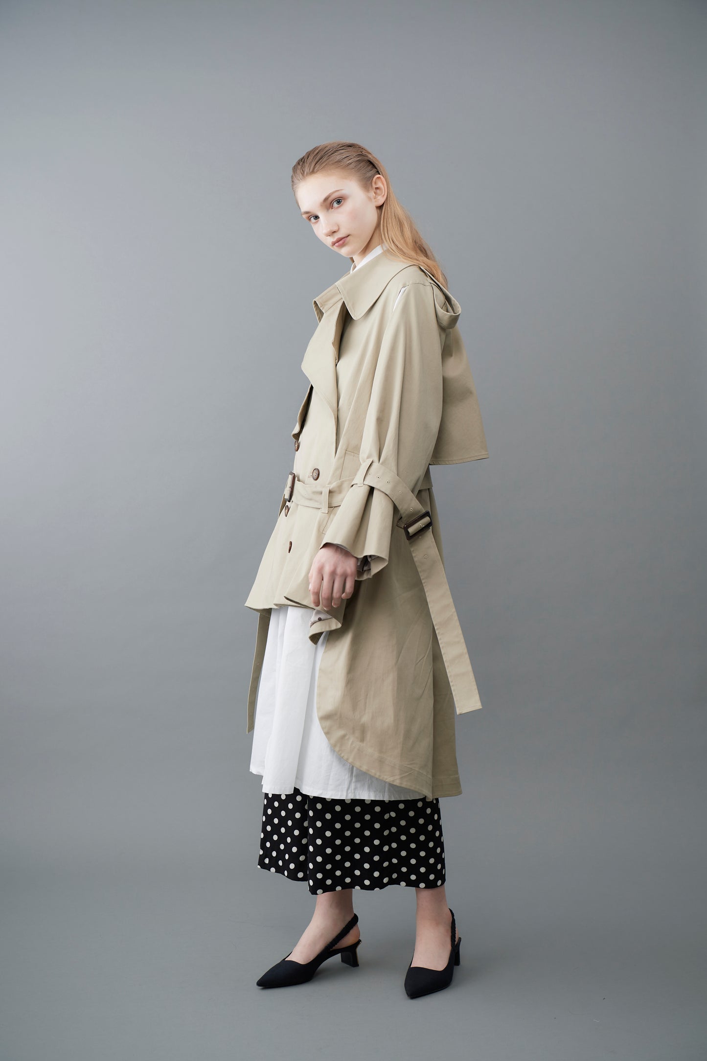 Random dot buttons Trench coat/BE