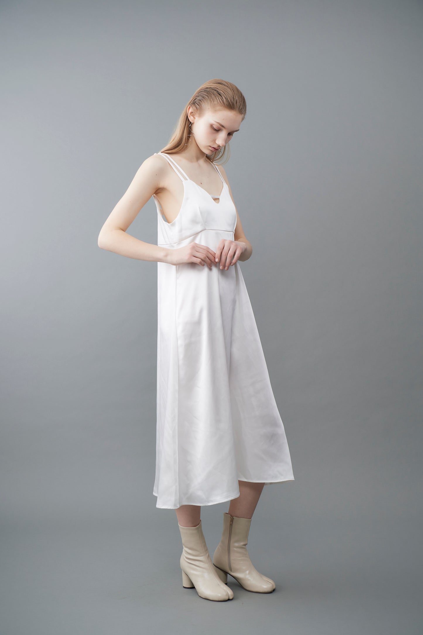 φ0.1 inch dots Layerd Ballon Sleeve Dress WHITE