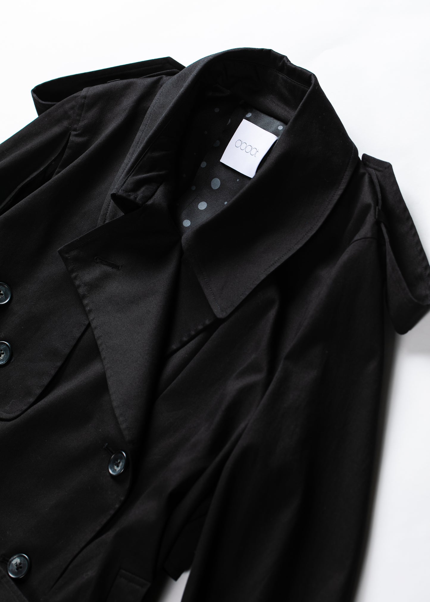 Random dot buttons Trench coat/BLK