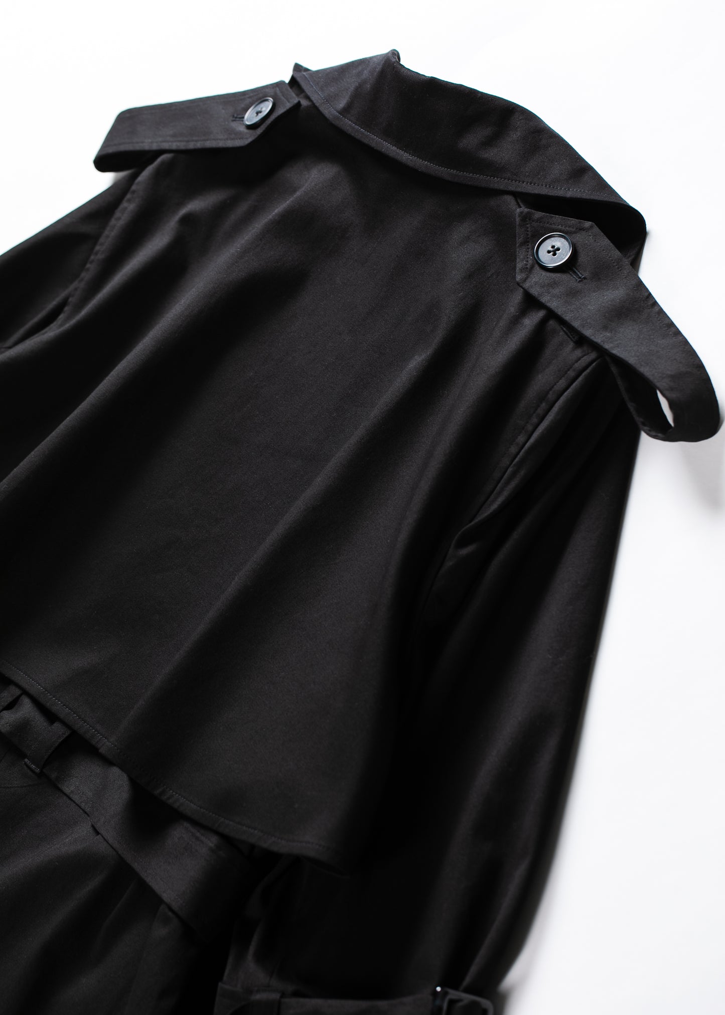 Random dot buttons Trench coat/BLK