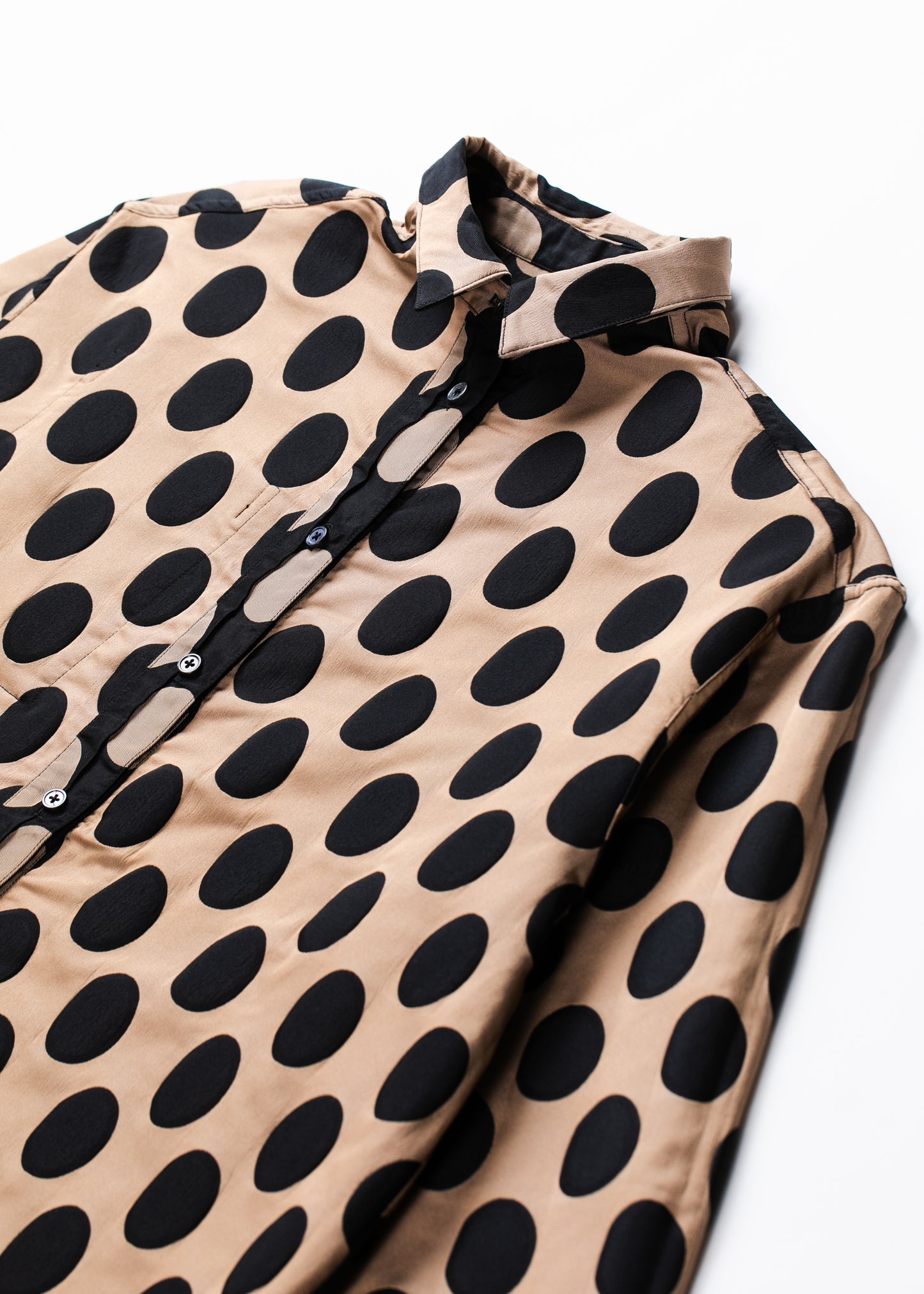 Pleated polka-dot reversible jacquard shirt Black x Beige(reversible design)