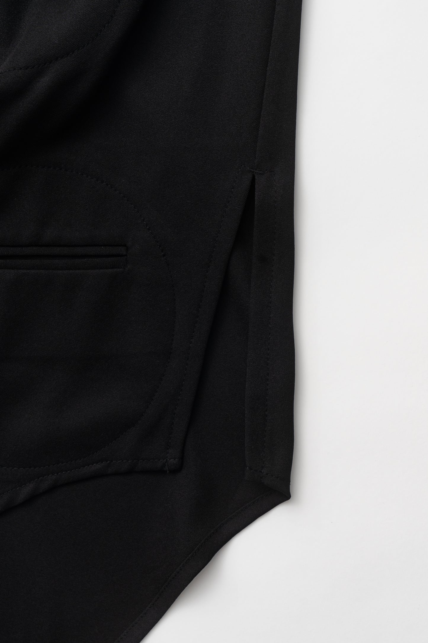 Round pockets Shirt / BLK