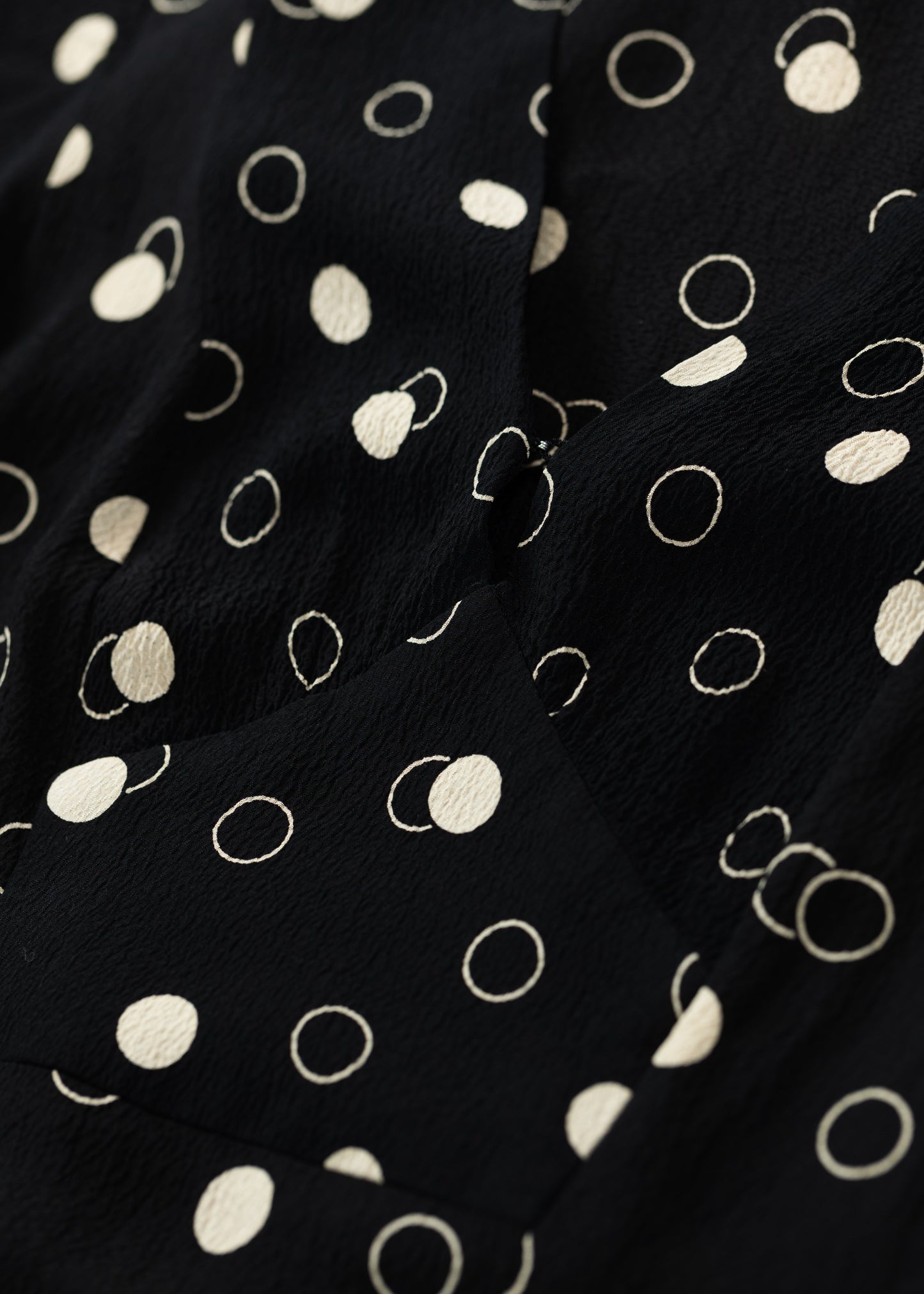 Geometric dots V-neck dress