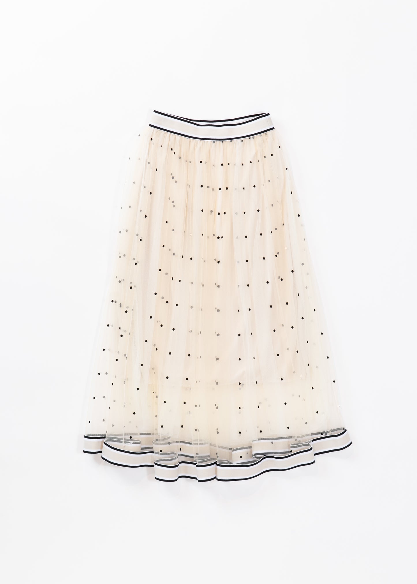 Tulle skirt with line on hem