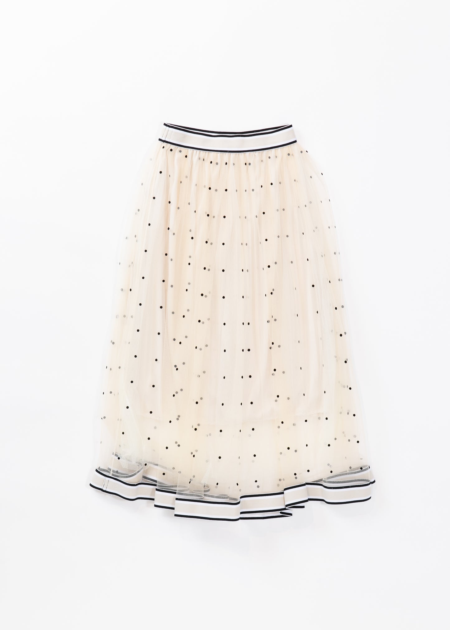 Tulle skirt with line on hem